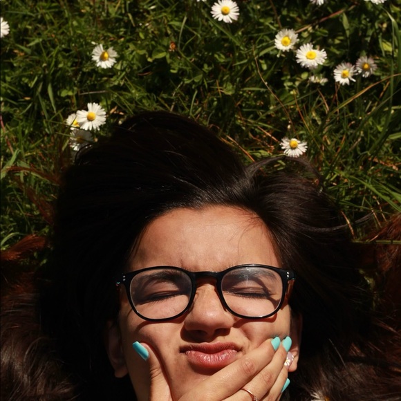 Meet your Posher, Niya - Picture 1 of 1